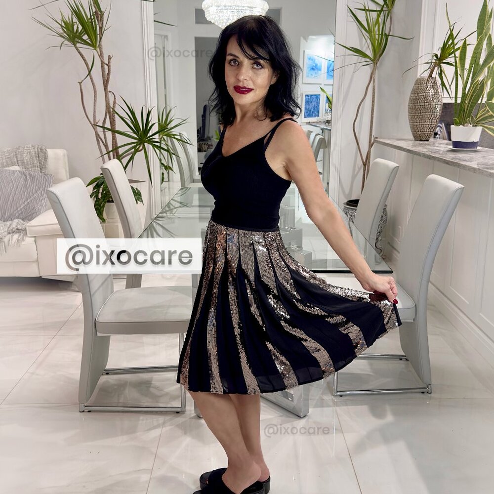 Ann Taylor Silver Sequin A-Line Pleated Skirt, Size 4